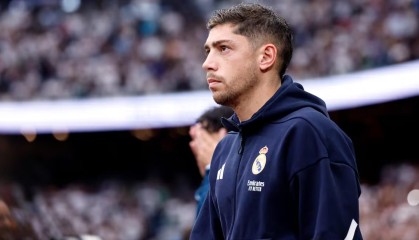 西媒：赫伊森受伤打乱计划，巴尔韦德接下去还得踢右后卫