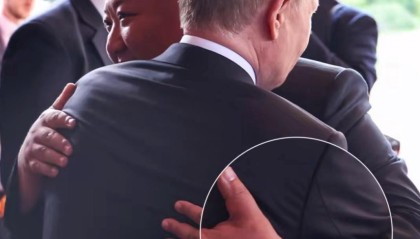 金正恩被曝佩戴价值10万瑞士名表，金与正背价值5万迪奥手提包