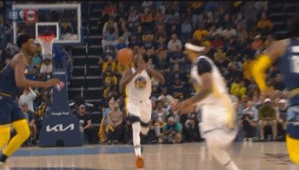 开云体育官网-佩顿伤停一月狄龙禁赛一场 双方阵营再掀舆论大战